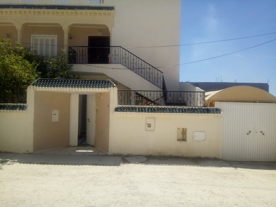 El Menzah El Manar 1 Location Appart. 3 pices Etage de villa